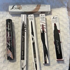 Sorme Makeup Set with Black and Red Accents